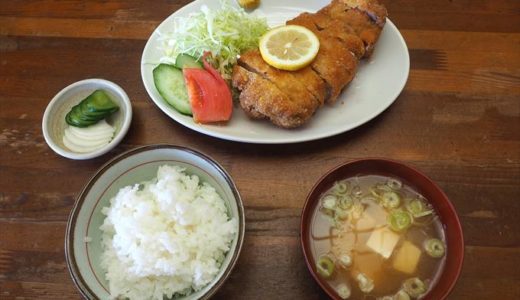 黒部市の「お食事処 いわた」で有名な超厚切りとんかつ定食を食す